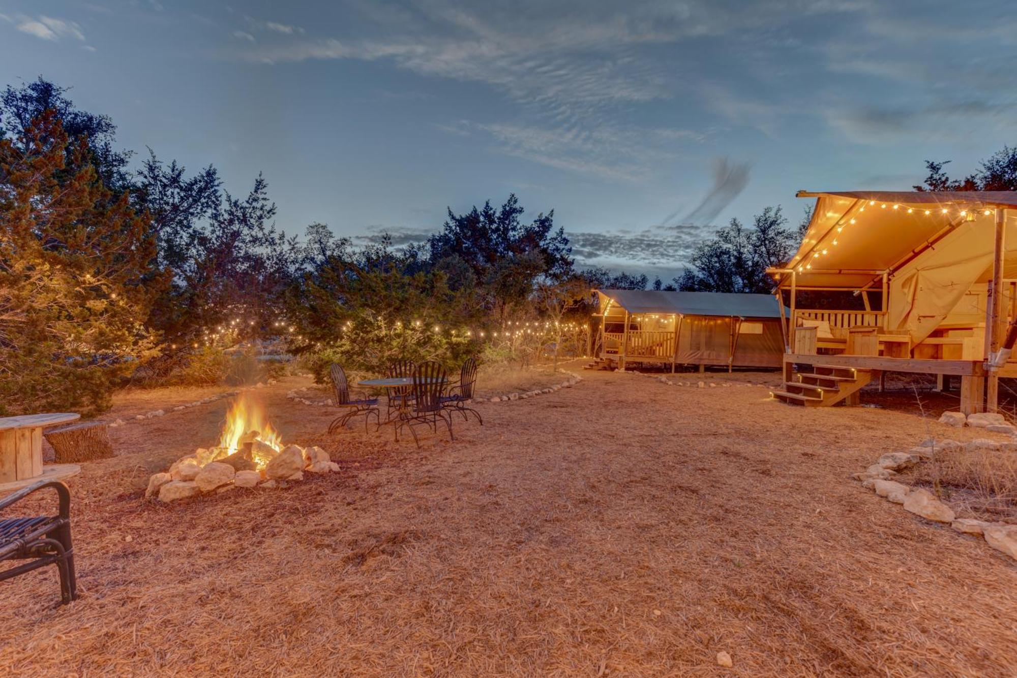 Отель 12 Fires Luxury Glamping With Heating #1 Джонсон-Сити Экстерьер фото